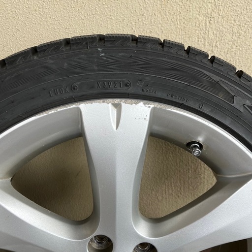 スタッドレスタイヤ　SUBARU純正ホイール付き