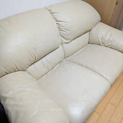 総革張りソファの画像