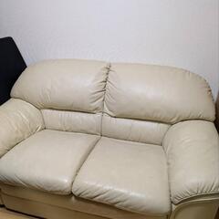 総革張りソファ