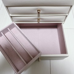 ジュエリーBOX ホワイト　アクセサリーBOXの画像