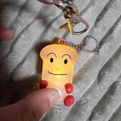 しょくぱんまんキーホルダーの画像