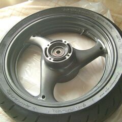 良品 スズキ BANDIT(バンディット)250 GJ77A/74A リアホイールの画像