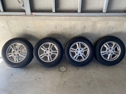 スタッドレスタイヤ