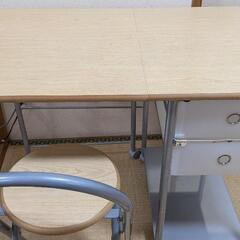 折り畳み机、椅子のセットお譲りします！の画像