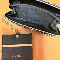 【最終価格✨未使用】LIZ LISAパスケース、PESCAポーチの画像