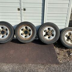 中古　スタットレスタイヤ＆ホイール　205/65R15　４セット