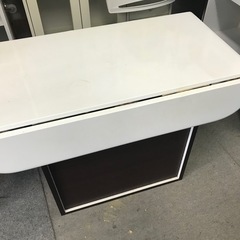 テーブル　バタフライ　　
の画像