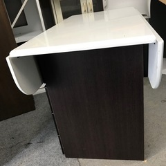 テーブル　バタフライ　　
の画像