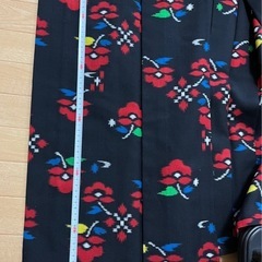 着物　アンサンブル　黒地に赤い花がかわいい！の画像