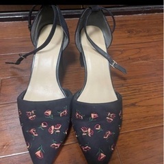 黒 スエード 薔薇刺繍 ハイヒールパンプス
