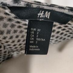 H＆M ブラウスの画像