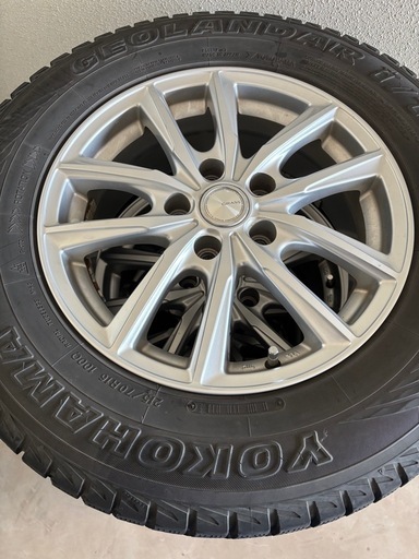 215/70R16 スタッドレスタイヤ(YOKOHAMA)