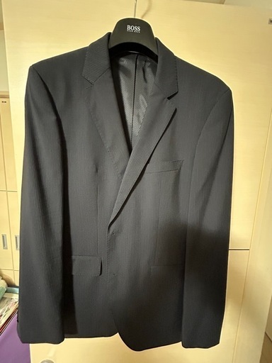 【守口市】HUGO BOSS ジャケット｜数回のみ着用｜美品・手渡しOK・早い者勝ち！