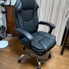 【取引決定】キャスター付きデスクチェア