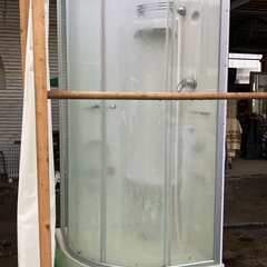 簡易シャワーユニット＋シャワールームの木枠キャスター付きの画像