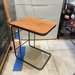 ニトリ サイドテーブル 中古 家具 ベッドサイド チェントロの画像