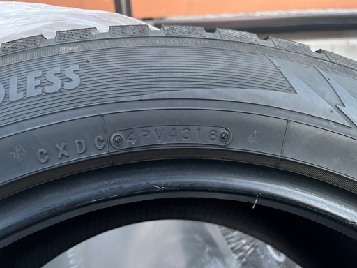 スタッドレスタイヤ  18インチ 235/60R18 107Q