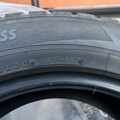 スタッドレスタイヤ  18インチ 235/60R18 107Qの画像