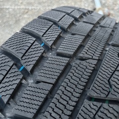 スタッドレスタイヤ  18インチ 235/60R18 107Qの画像