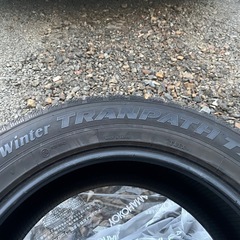 スタッドレスタイヤ  18インチ 235/60R18 107Qの画像