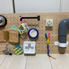 赤ちゃん知育玩具\ビージーボード