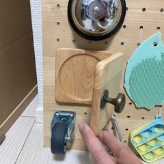 赤ちゃん知育玩具\ビージーボードの画像