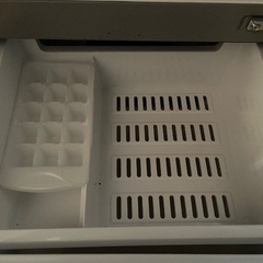 冷蔵庫と電子レンジのセットの画像
