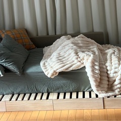 セミシングルマットレス+無印良品洗いざらしボックスシーツ2種+ベッドパット1種の画像