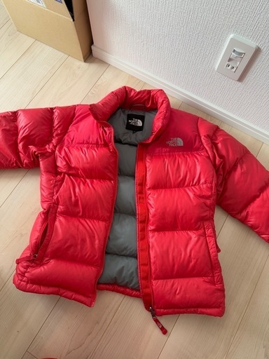 THE NORTH FACE赤パーカー