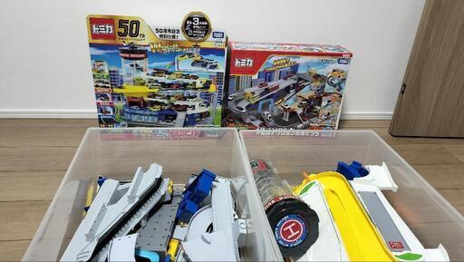 トミカ　ダブルアクショントミカビル　トミカアクション高速どうろ