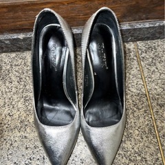 ヒール　パンプス　ピンヒール　ハイヒール　OL シルバー　レディース 22. 5センチの画像