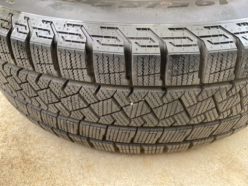 （取引中）スタッドレスタイヤ