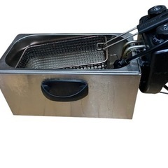 電気フライヤー 卓上フライヤー 60℃-200℃温度調節 揚げ物器 家庭用フライヤー 業務用深い油フライヤー 取り外し可能なフライバスケットの画像