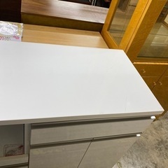 キッチンボードホワイトの画像