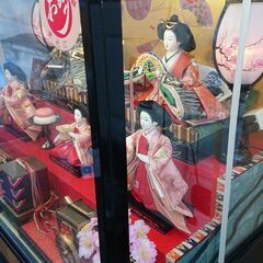 🔴山口市、ひな人形🎎ガラスケース入り￥5500🔴蛍光灯・ぼんぼり電球・オルゴール付き🔴美品の画像