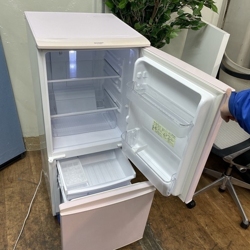 R239 ☀️ SHARP ２ドア冷蔵庫（137L つけかえドア）16年製 SJ-14E3 ⭐ 動作確認済 ⭐ クリーニング済