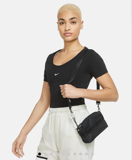 NIKE　クロスボディーバッグ