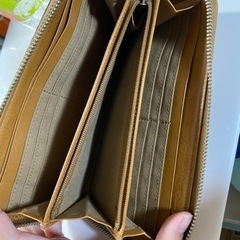♢美品  お花の型押し 長財布の画像