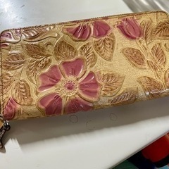 ♢美品  お花の型押し 長財布の画像