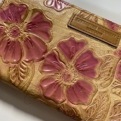 ♢美品  お花の型押し 長財布の画像