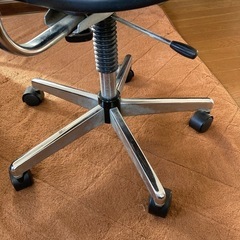 キャスター付椅子の画像