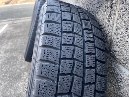 スタッドレスタイヤ 185/65R15 DUNLOP WINTER MAXX シエンタ