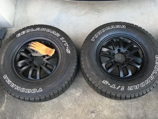 スタッドレスタイヤ　プラド