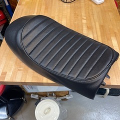 汎用品 シングルシート gn125で使用 バイク シート 
