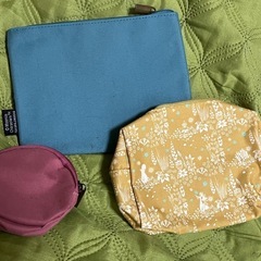 ムーミン×マーブルシュッドのカラフルポーチ3点セット♪の画像