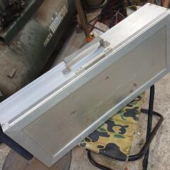 受付終了 大工工具専用工具箱 アルミ製