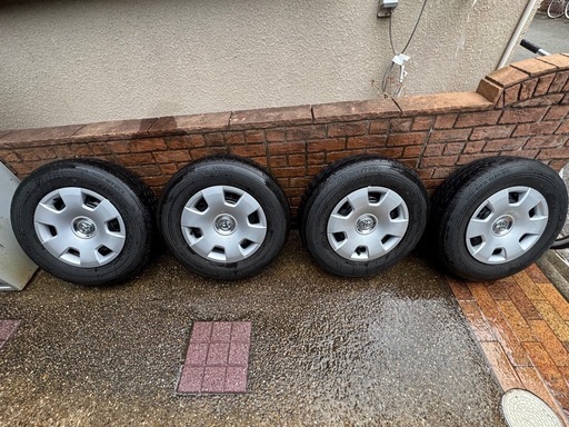ハイエースバン 純正タイヤホイール4本セット