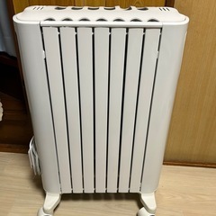 【極美品】DeLonghi オイルヒーター 【2024】 2024年製】delongi デロンギ オイルヒーター