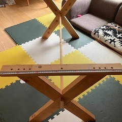 ダイニングテーブル脚の画像