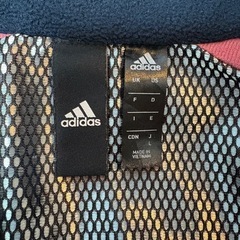 adidas ウィンドブレーカーの画像